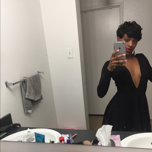 A little black dress - Picture 2 of 2
